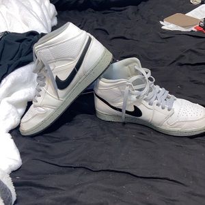 Nike Air Jordan 1 Mids